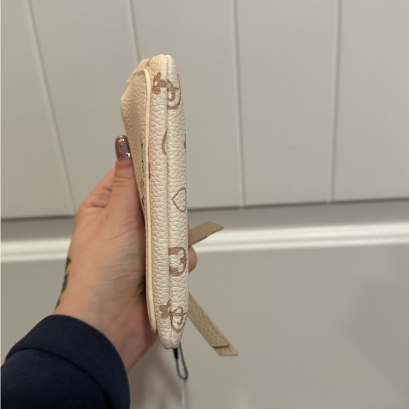 Primark Cream Mickey Mouse Coin Pouch - Picture 4 of 7